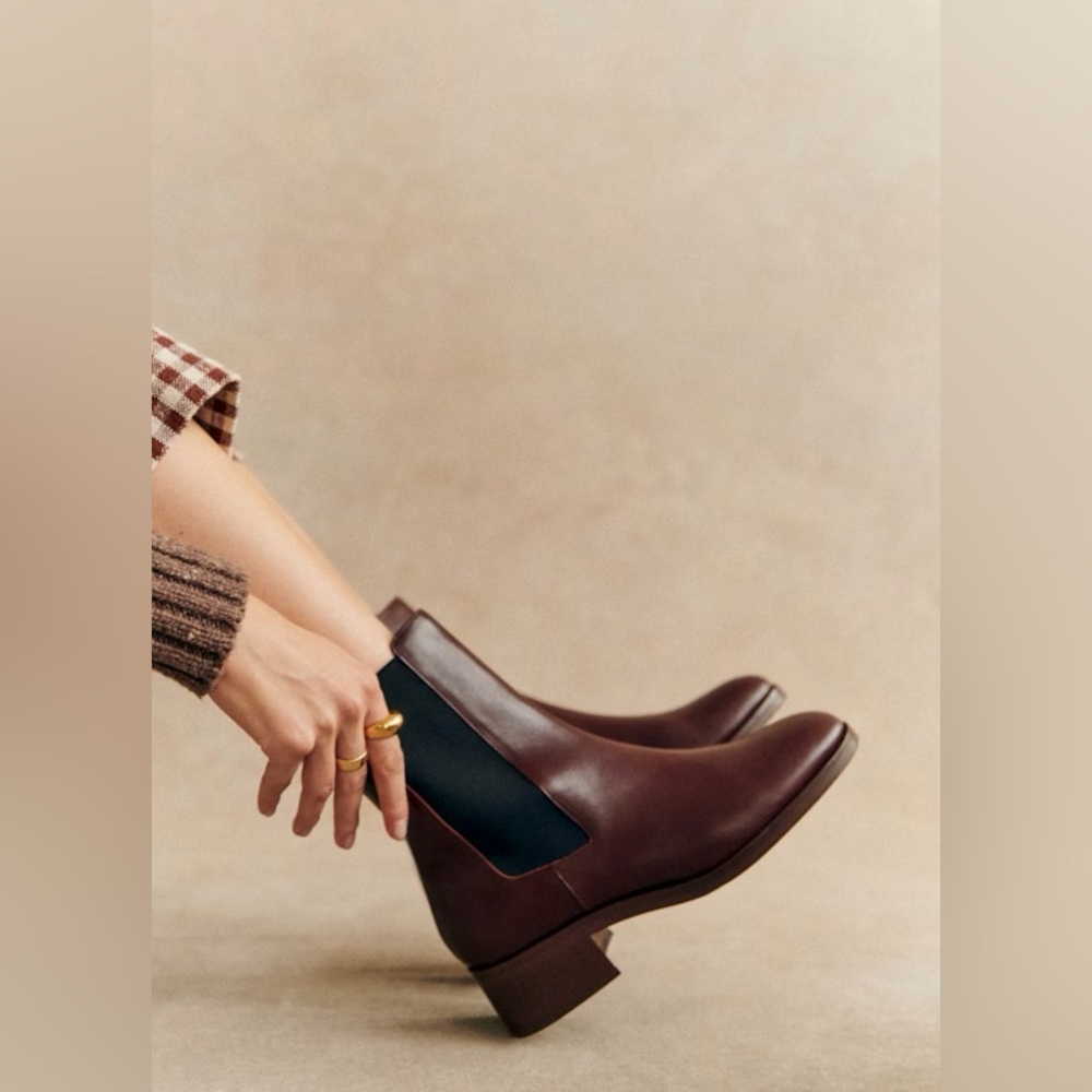 Sézane AGNÈS Ankle Low Boots in Smooth Chocolate